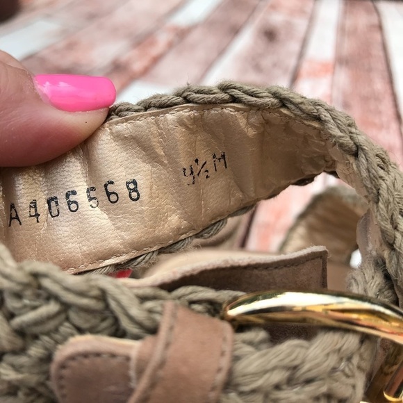 Stuart Weitzman Alex Wedges - Picture 5 of 8